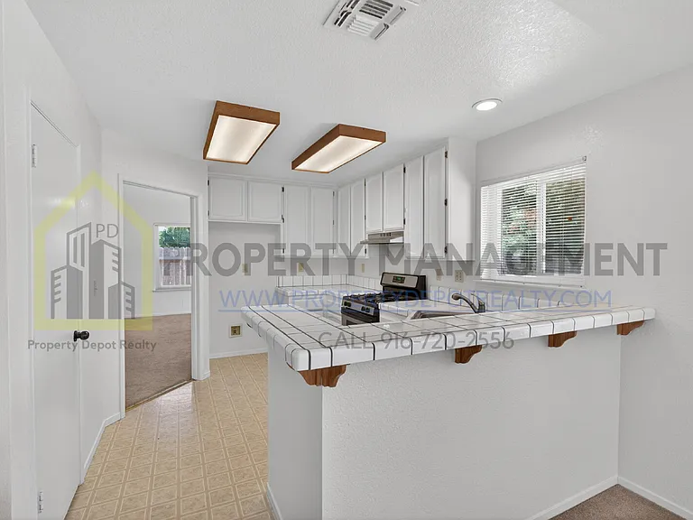 9013 Figtree Ct — Photo 18