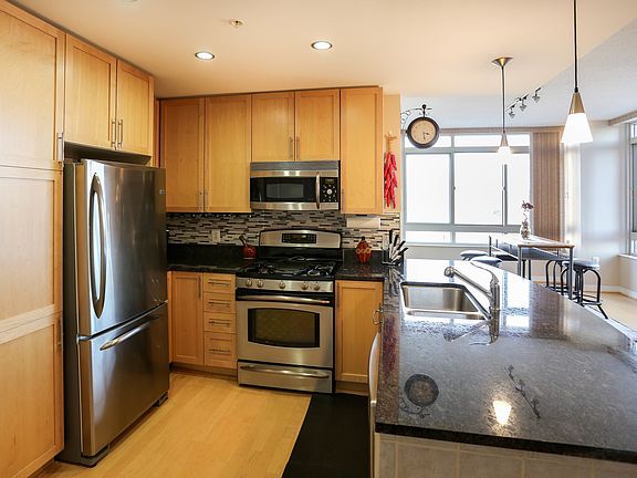 3rd image of 820 N Pollard St APT 406