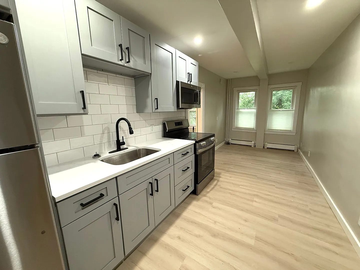 1150 Woodbury Ave — Photo 2