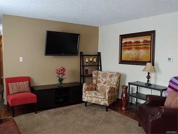 4th image of 39 E Bihrwood Dr