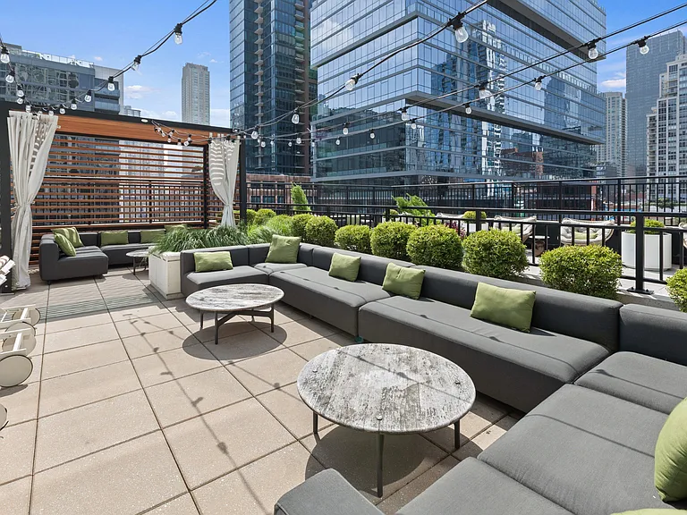 Flair Tower Apartments — Photo 19