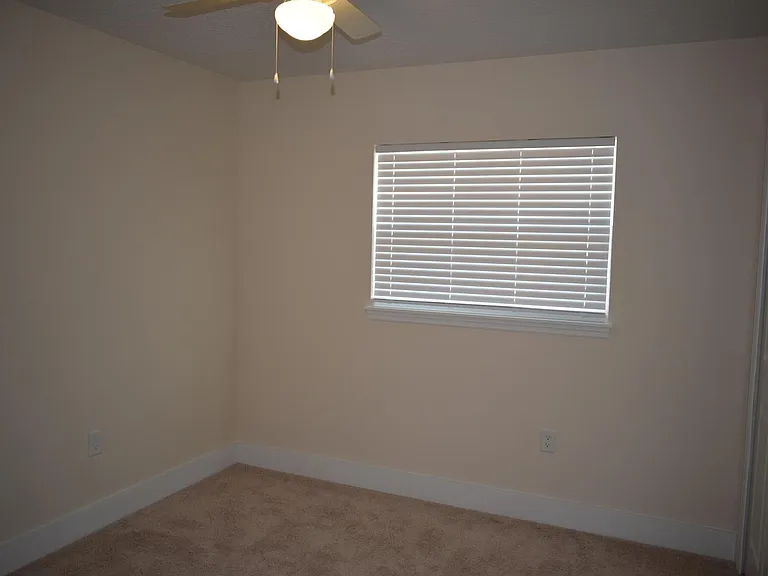 102 Driftwood Ln — Photo 14