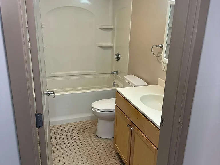 275 W Main St #21 — Photo 4
