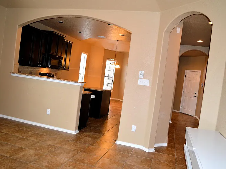 3943 Grissom Grv — Photo 10