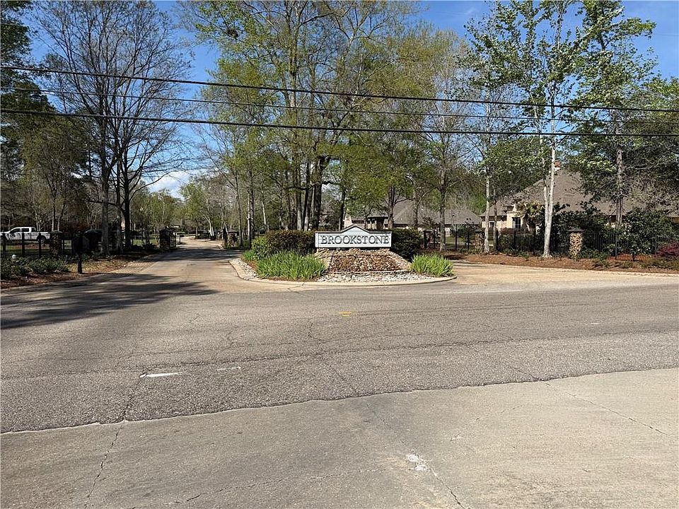 1st image of 211 S Tallowwood Dr