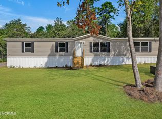 3295 Blueberry Rd, Currie, NC 28435