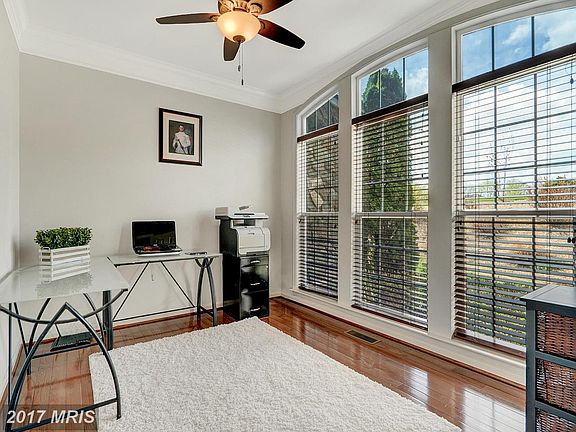 5th image of 6919 Mill Valley Dr
