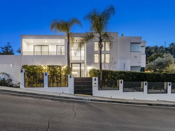 3020 Dona Emilia Dr, Studio City, CA 91604