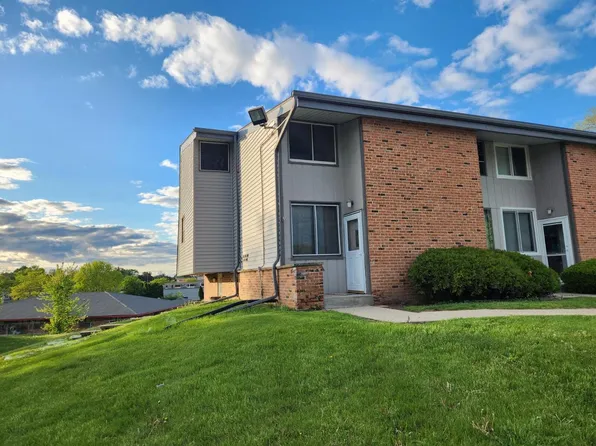 1430 Big Bend ROAD #A, Waukesha, WI 53189