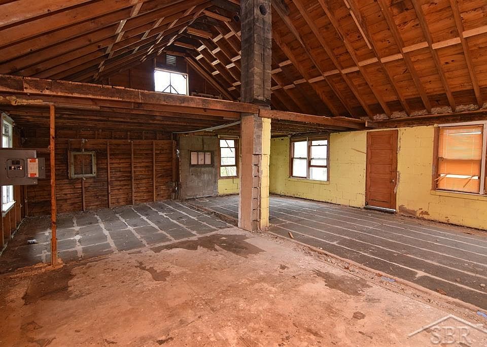 2nd image of 2114 Walter Rd