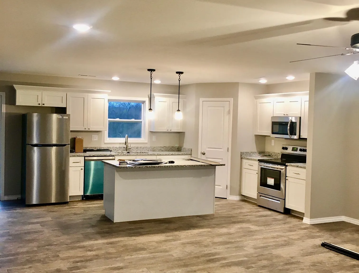 3 bed, 1800 sqft, $1,850 — Photo 2