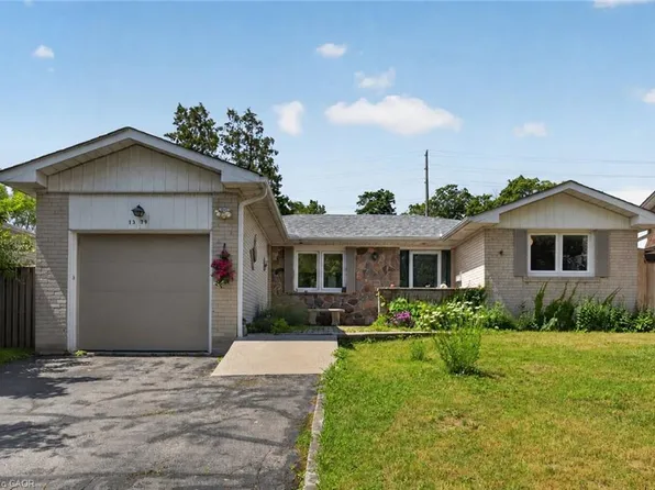 1379 Tyneburn Cres, Mississauga, ON L4X 1P6