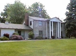 9757 Burning Tree Dr, Grand Blanc, MI 48439