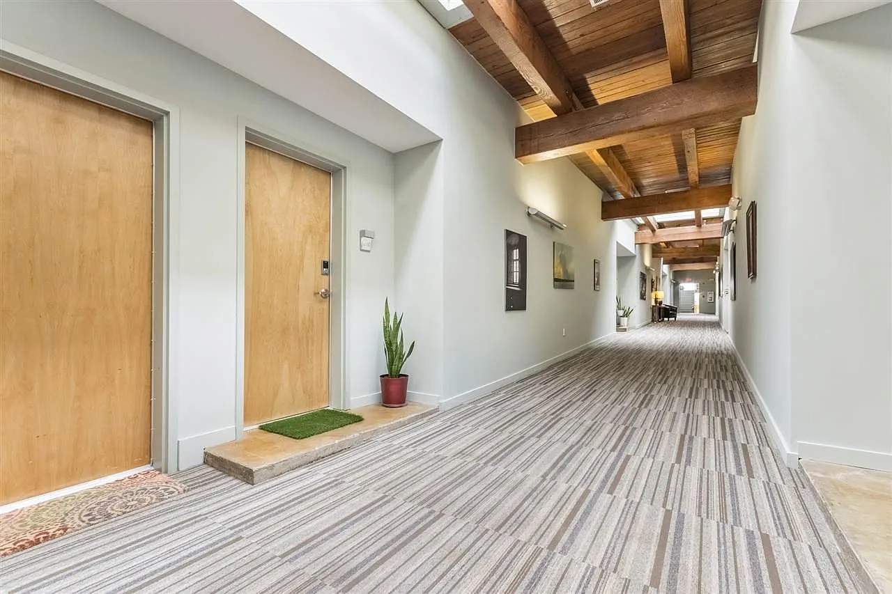 2 bed, 1.5 bath, 1307 sqft, $1,700 — Photo 2