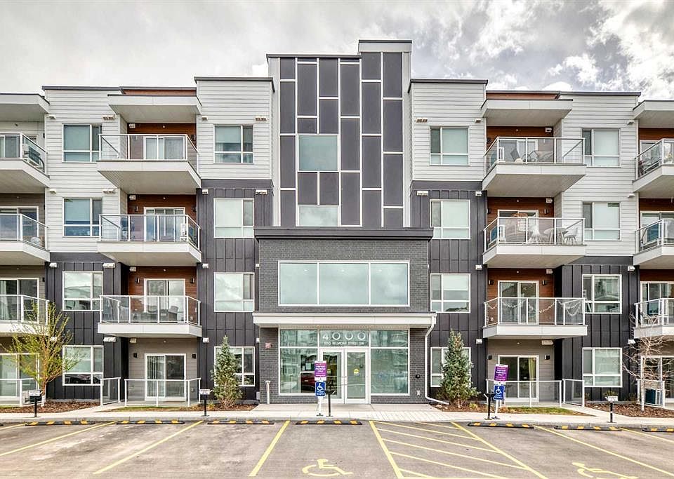 1st image of 550 W Belmont St SW #4315