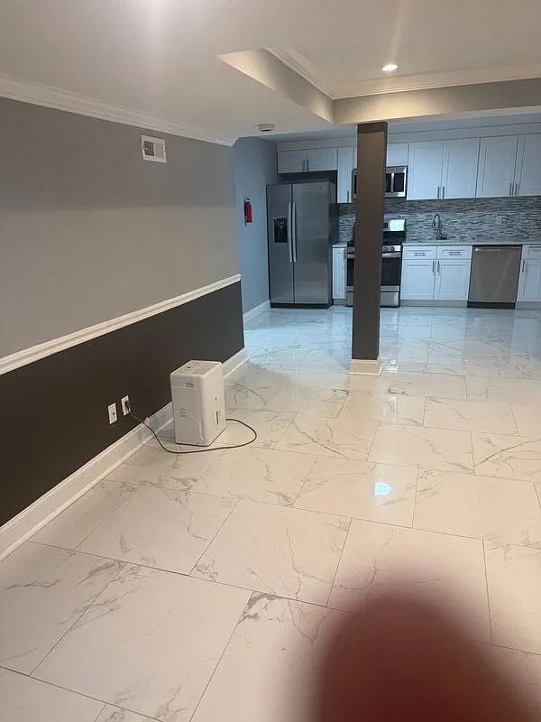 1 bed, 1.0 bath, 800 sqft, $1,300 — Photo 2