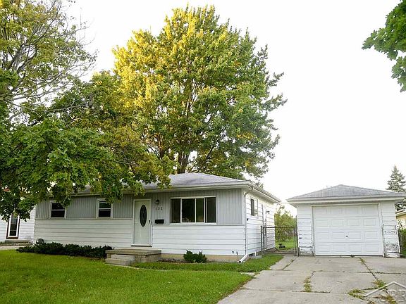 2nd image of 608 Fleetwood Dr