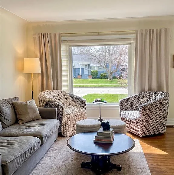 338 Barry Ave — Photo 5
