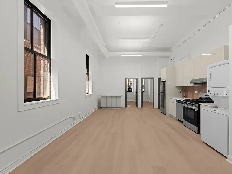 1513 N Western Ave #303 — Photo 3