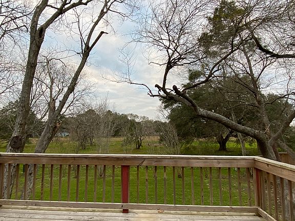 Lg deck on greenbelt