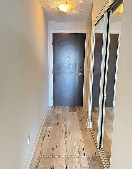 125 Village Green Sq #3908 — Photo 3
