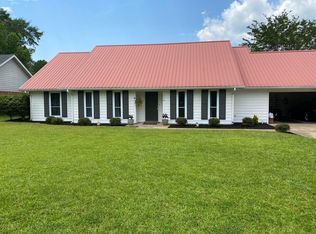 114 Sherwood Dr, Columbus, MS 39705