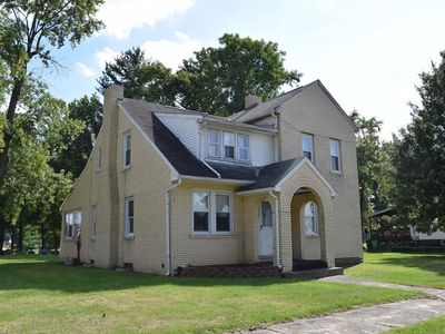 228 W 10th St, Uhrichsville, OH, 44683