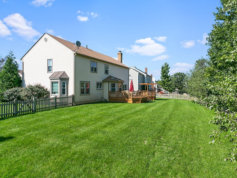 2nd image of 43200 Wayside Cir