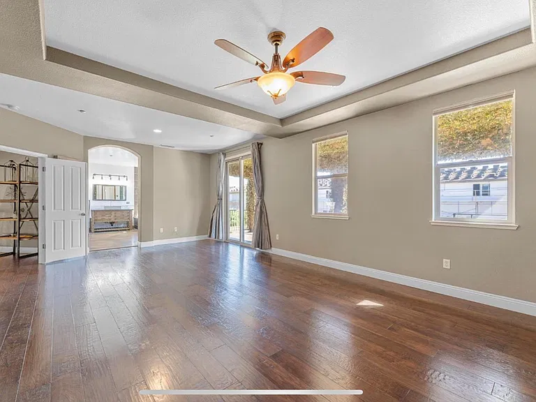 701 Rolling Green Dr — Photo 30