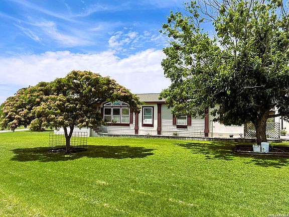 4th image of 460 Faurie Road