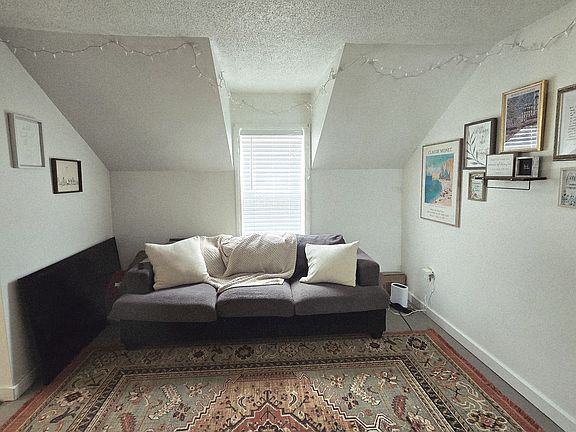 4th image of 10 Prince St #C