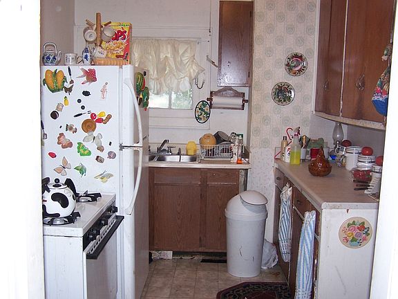 3rd image of 2057 Myrtle Ave