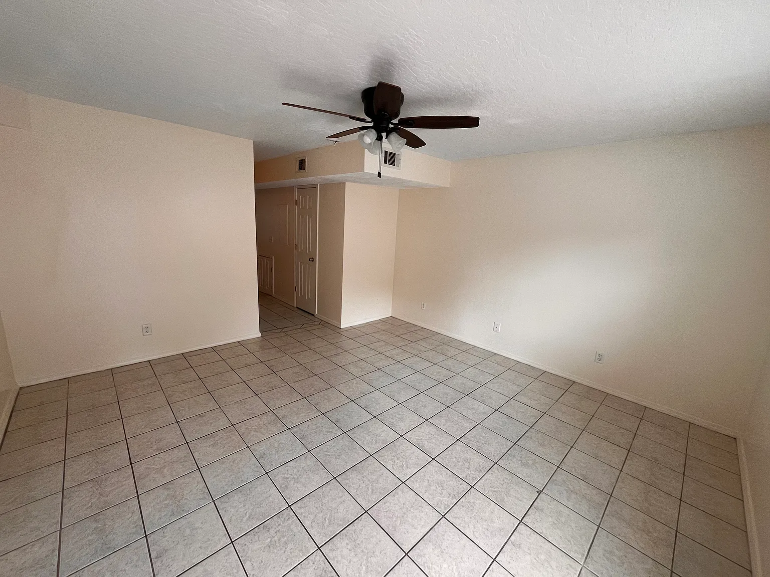 2 bed, 1.5 bath, 1100 sqft, $1,350 — Photo 2