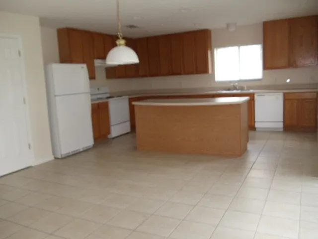1219 Greenley Ave — Photo 9