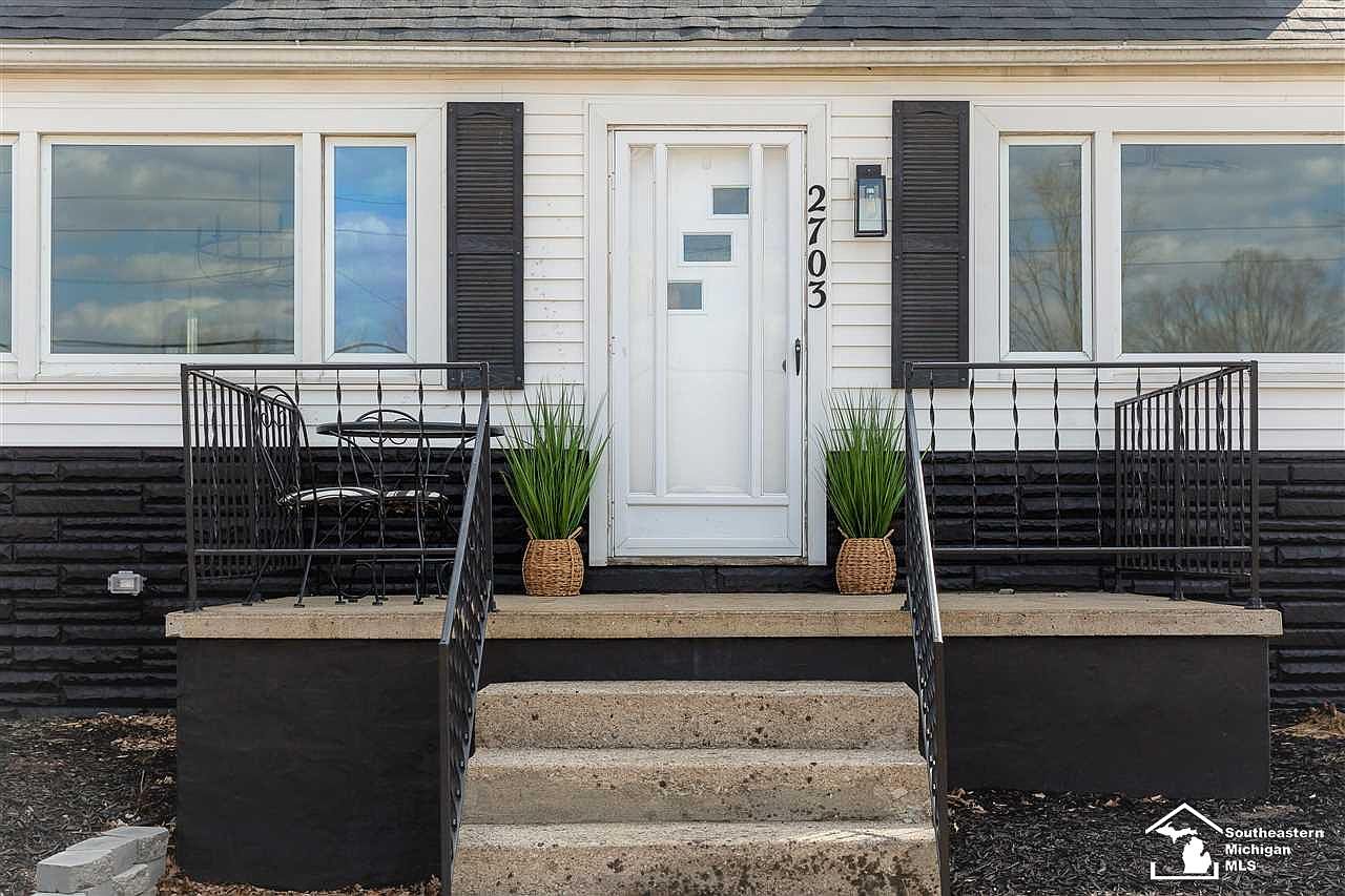 2703 W Rauch Rd, Temperance, MI 48182 Zillow