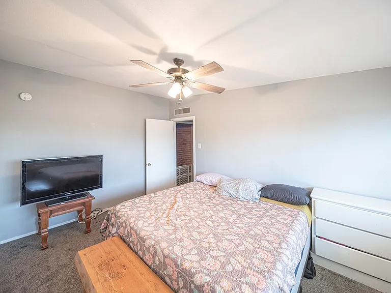 2901 Nabors Ln — Photo 15