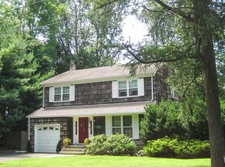 16 6th St, Park Ridge, NJ 07656