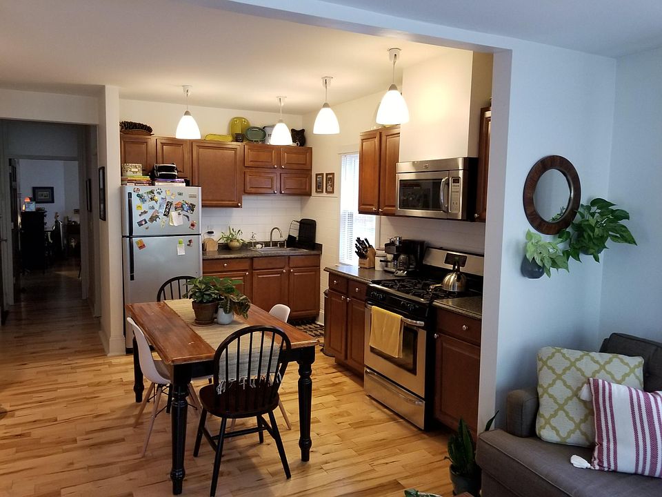 1st image of 14 Jewett Pkwy #1