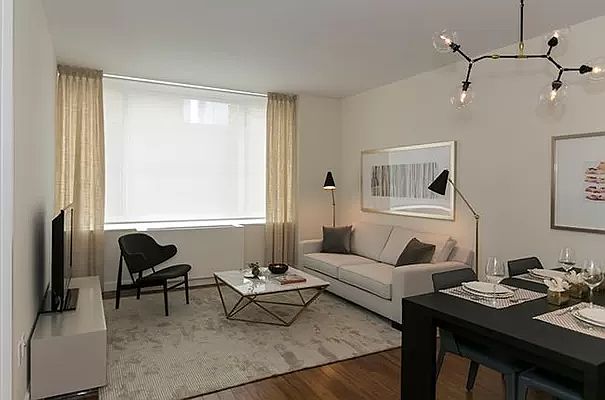 1st image of 320 W 38th St APT 914