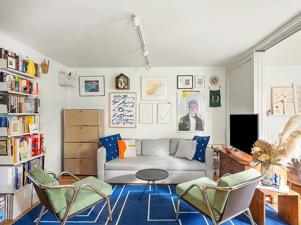 210 E Broadway APT H302, New York, NY 10002