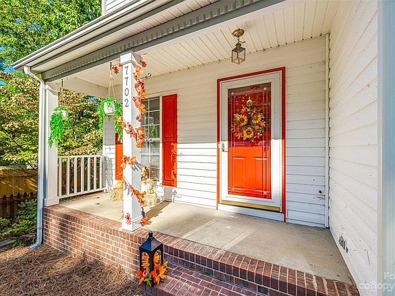 3rd image of 7702 Ivy Hollow Dr