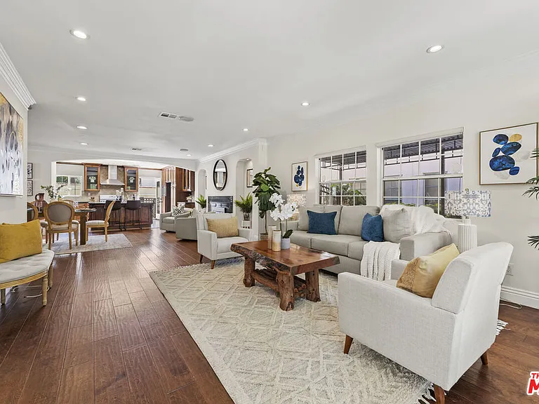1114 S La Peer Dr — Photo 3