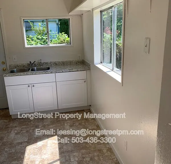 2425 SW Pickford St — Photo 6