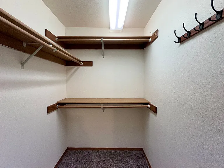 Adorable and Spacious!! Troutdale Duplex in Cul-de-sac!! — Photo 13