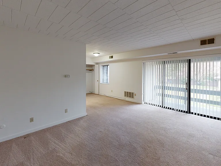 Greenhill Apartments — Photo 12