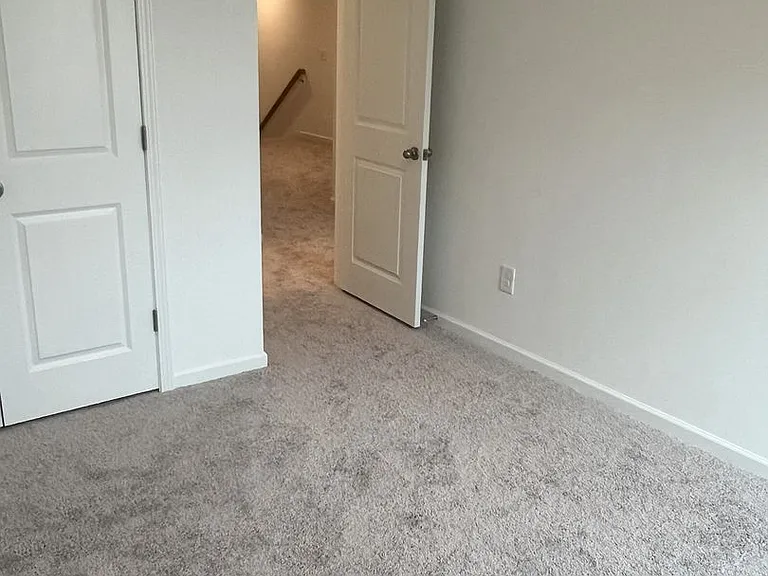 2111 Regal Dr — Photo 24