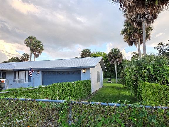 5th image of 307 SW 10th St