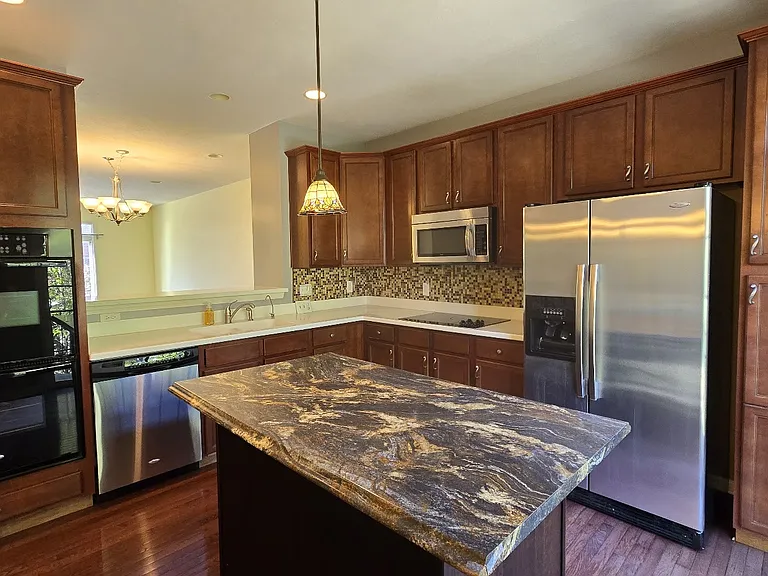 11910 Riley Dr #4 — Photo 16