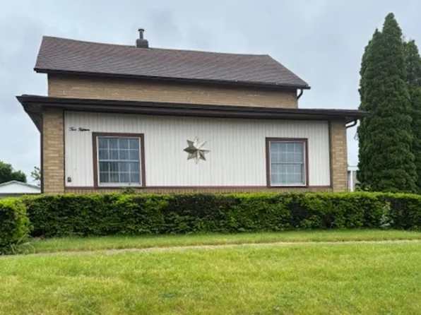 215 W Cleveland St, Spring Valley, IL 61362