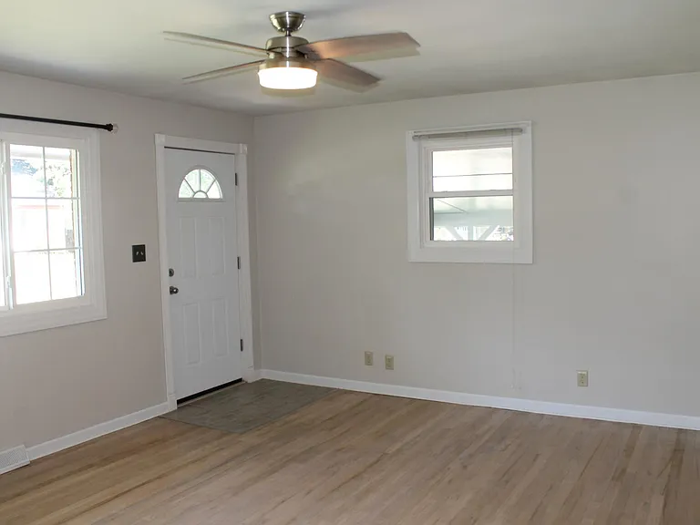 10610 Lemarie Dr — Photo 4